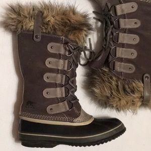 Sorel Joan of Arctic Boots sz 8